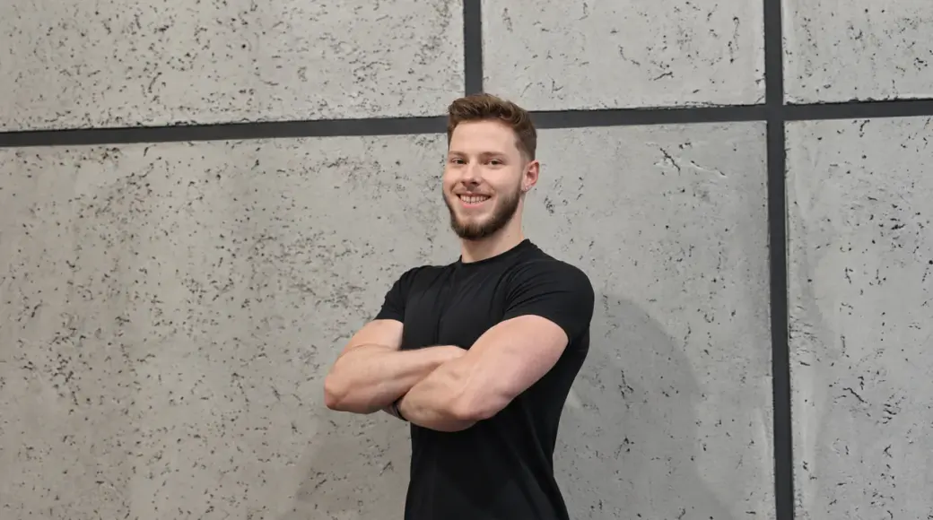 Olivier Sobiesiak, trener personalny, w studiu Hercules we Wrocławiu